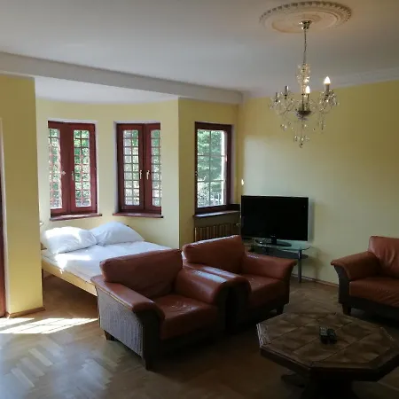 Dom Wypoczynkowy Rybnicka - * Gdynia